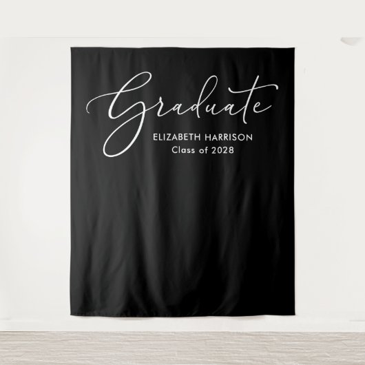 Elegant Wit Script Zwart Afstuderen Achtergrond Wandkleed (Voorkant)