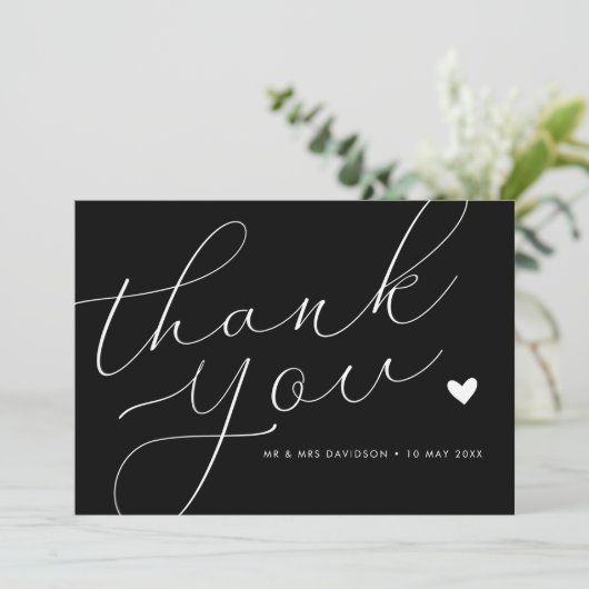 elegant wit script zwarte bruiloft bedankt kaart (Staand voorkant)