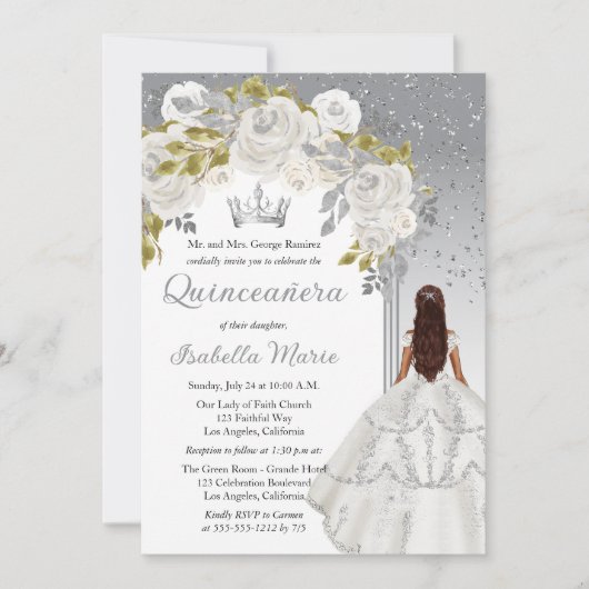 Elegant Wit Zilver Roos Floral Quinceañera Party Kaart (Voorkant)