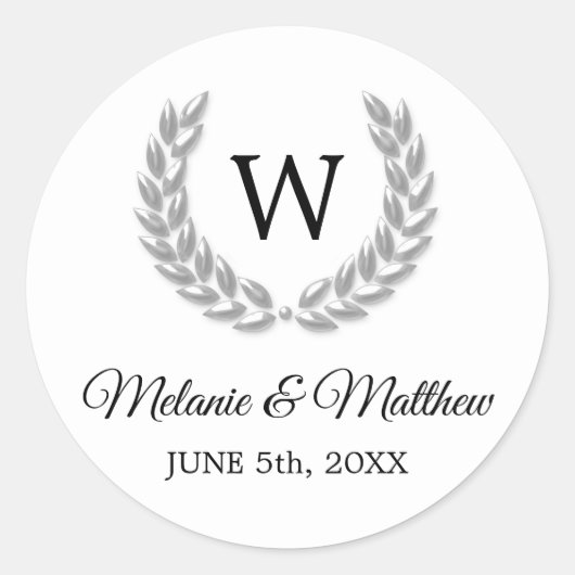 Elegant Wit & Zilveren Laurel Monogram Bruiloft Ronde Sticker (Voorkant)
