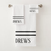 Elegant Wit Zwart Monogrammed Naam Bad Handdoek (Insitu)