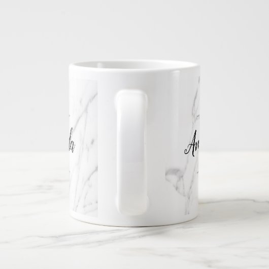 Elegant witte marmer monogram groot formaat grote koffiekop (Achterkant)