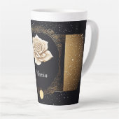 Elegant Witte Roos en Goud Design Latte Mok (Rechterhoek)
