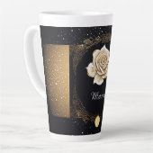 Elegant Witte Roos en Goud Design Latte Mok (Linkerhoek)