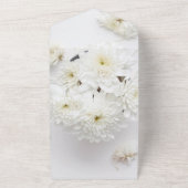 Elegant witte rozen bloesems bloemen zomer bruilof all in one uitnodiging (Buitenkant)