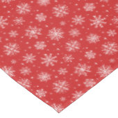 Elegant witte sneeuwvlokken op rode achtergrond tafelkleed (Gekanteld)