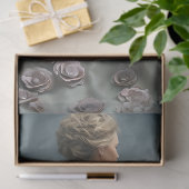 Elegant Woman in Opulent Ball Gown Tissuepapier (Geschenk)