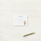 Elegant Wooden Cross met roze bloemen Post-it® Notes (Op bureau)