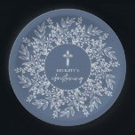 Elegant Wreath and Cross Blue Boy Christening Papieren Bordje<br><div class="desc">Stylish blue boy christening paper plates feature a white cross surrounded by a wreath of white leaves and your details in chic lettering. MATCHING items available in our collection.</div>