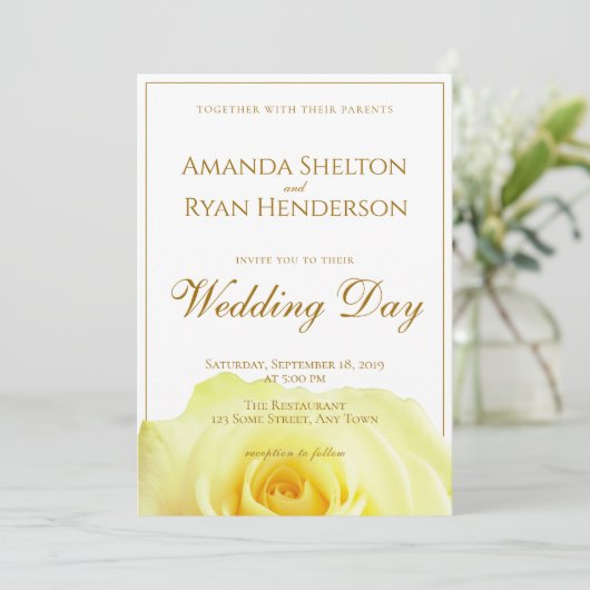 Elegant Yellow Rose Script Floral Wedding Kaart (Staand voorkant)