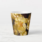 Elegant Yellow Tulips Floral Latte Mok (Voorkant)
