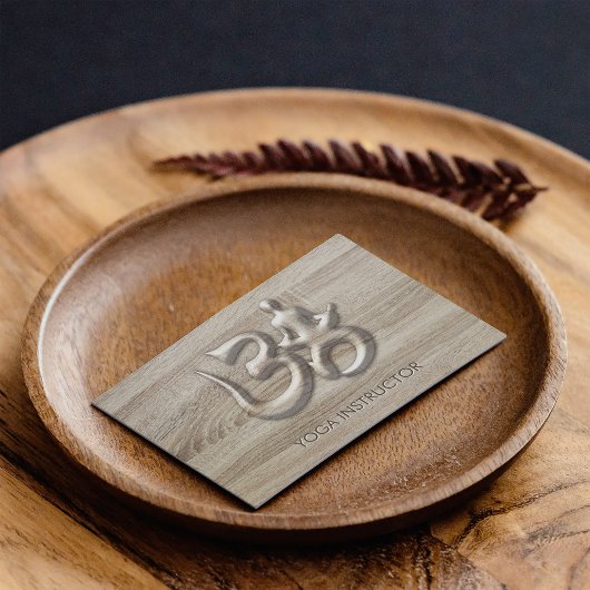 Elegant Yoga Meditation Pose Wooden om Symbol Visitekaartje