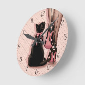 Elegant young woman and black cat ronde klok (Hoek)