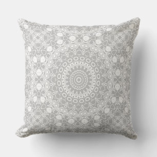 Elegant Zilver Mandala Patroon Kussen