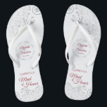 Elegant Zilveren Kant & Rood Maid of Honor Bruilof Teenslippers<br><div class="desc">Deze schattige teenslippers zijn een leuke manier om de bruidsmeisje te bedanken en te herkennen op je bruiloft. Beschikt over een elegant design met zilvergrijs kant op een witte achtergrond en fancy crimson rode schrift belettering. Er is ruimte voor haar naam en titel, evenals de namen van het bruidspaar en...</div>