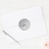 Elegant zilveren monogram K Ronde Sticker (Envelop)