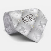 Elegant zilvergrijs Fleur de Lis patroon initialen Stropdas (Opgerold)