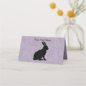 Elegant zitkonijn in zwart silhouet Paarse Plaatskaartje (Achterkant)