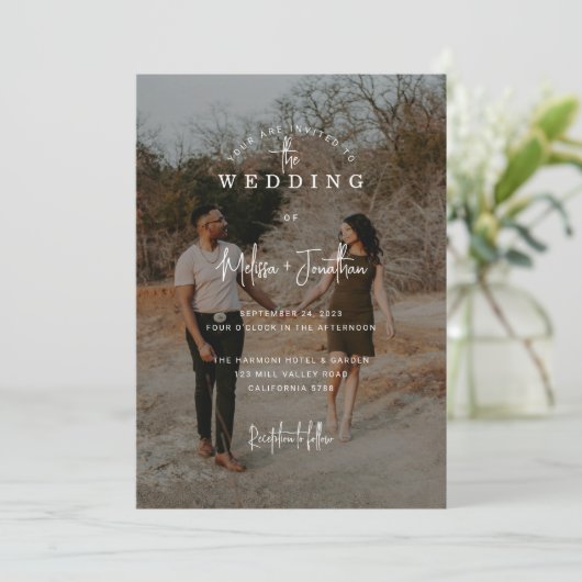 Elegant Zwart 2 Fotoscript QR Code Bruiloft Kaart (Staand voorkant)