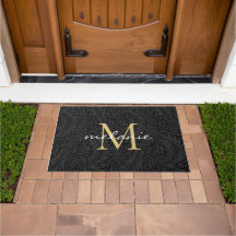 Elegant Zwart Bloemmotief Gouden Monogram