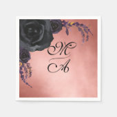 Elegant Zwart en Blush Bloemen Monogram Bruiloft Servet (Voorkant)
