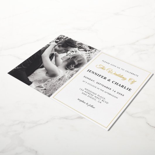 Elegant zwart en White Custom Photo Simple Script Folie Uitnodiging (Gedraaid)