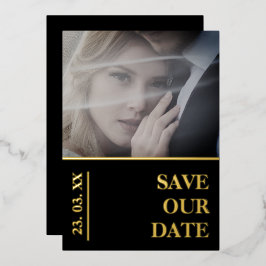 Elegant Zwart Goud Foto Bruiloft Save the Date Folie Feestdagenkaart