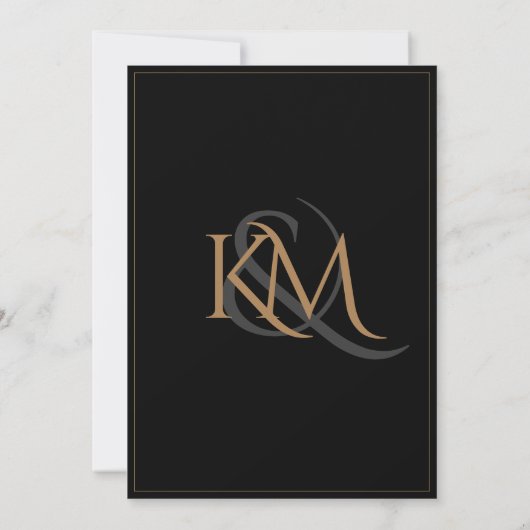 Elegant Zwart Goud Modern Script Monogram Bruiloft Kaart (Achterkant)