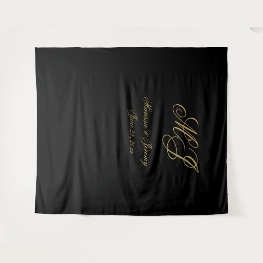 Elegant Zwart Goud Script Monogram Bruiloft Wandkleed (Voorkant (horizontaal))