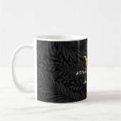 Elegant zwart gouden bloemenscript monogram koffiemok (Links)