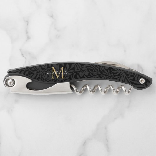 Elegant zwart gouden bloemenscript monogram kurkentrekker (Voorkant)