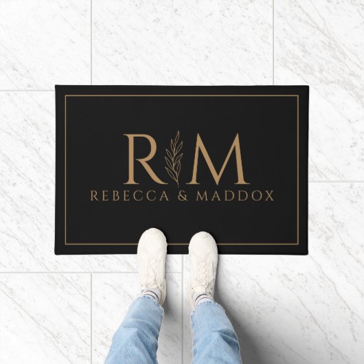 Elegant zwart gouden monogram deurmat (Binnen)