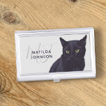 Elegant Zwart Kat Monogram Pet Visitekaarthouder<br><div class="desc">Een zakelijke kaart voor een op katten gebaseerde zakenpersoon. Voeg gewoon jouw naam en initialen toe. Design geïnspireerd door mijn zwarte kat,  die ik heel graag heb.</div>