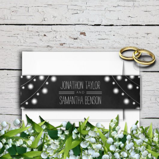 Elegant zwart krijtbord wit string van lichten uitnodigingen wikkel