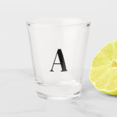 Elegant Zwart Monogram Initiaal Shot Glass Shot Glas (Voorkant)