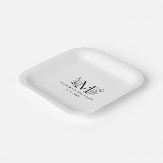 Elegant zwart monogram pasgetrouwd papieren bordje (Gebogen)