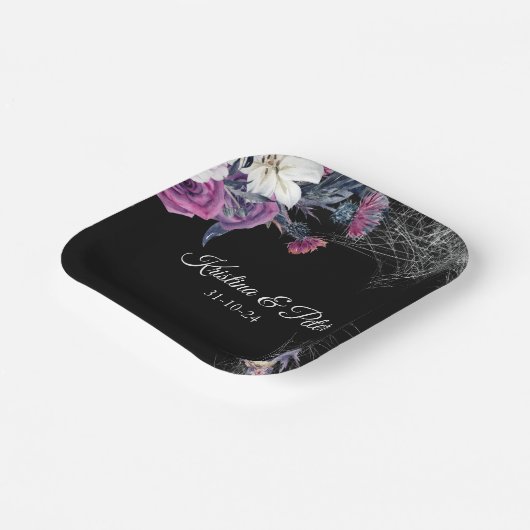 Elegant Zwart Paarse Gotische Bloemen Schedel Brui Papieren Bordje (Gebogen)