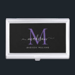 Elegant Zwart Paarse Violet Monogram Script Naam Visitekaarthouder<br><div class="desc">Elegant Zwart Paarse Violet Monogram Girly Script Naam Business Card Case</div>