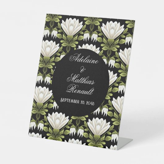 Elegant Zwart & Wit Bloemen Bruiloft: Kalligrafie Reclamebord Met Voetstuk (Voorkant)