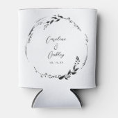 Elegant Zwart Wit Bloemen Krans Bruiloft Custom Blikjeskoeler (Voorkant)