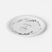 Elegant Zwart Wit Bloemen Krans Bruiloft Custom Papieren Bordje (Gekanteld)