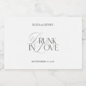 Elegant Zwart & Wit Drunk in Love Mini Likeurfles Etiket (Enkel label)