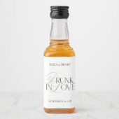 Elegant Zwart & Wit Drunk in Love Mini Likeurfles Etiket (Voorkant)