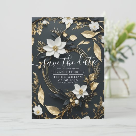 Elegant Zwart Wit en Goud Bloemen Krans Bruiloft Save The Date (Staand voorkant)