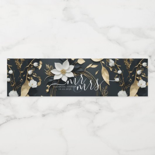 Elegant Zwart Wit en Goud Bloemen Krans Bruiloft Waterfles Etiket (Enkel label)