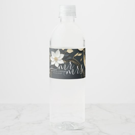 Elegant Zwart Wit en Goud Bloemen Krans Bruiloft Waterfles Etiket (Voorkant)