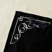 Elegant zwart-wit familienaam jaar vastgesteld strandlaken (In situ)