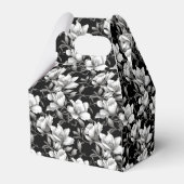 Elegant zwart wit Magnolia bloem betegeld Bedankdoosjes (Achterkant)