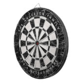 Elegant zwart-wit marmeren aangepaste naam bericht dartbord (Voorkant Rechts)