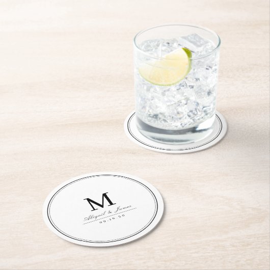 Elegant zwart-wit minimalistisch monogram ronde kartonnen onderzetter (Insitu)